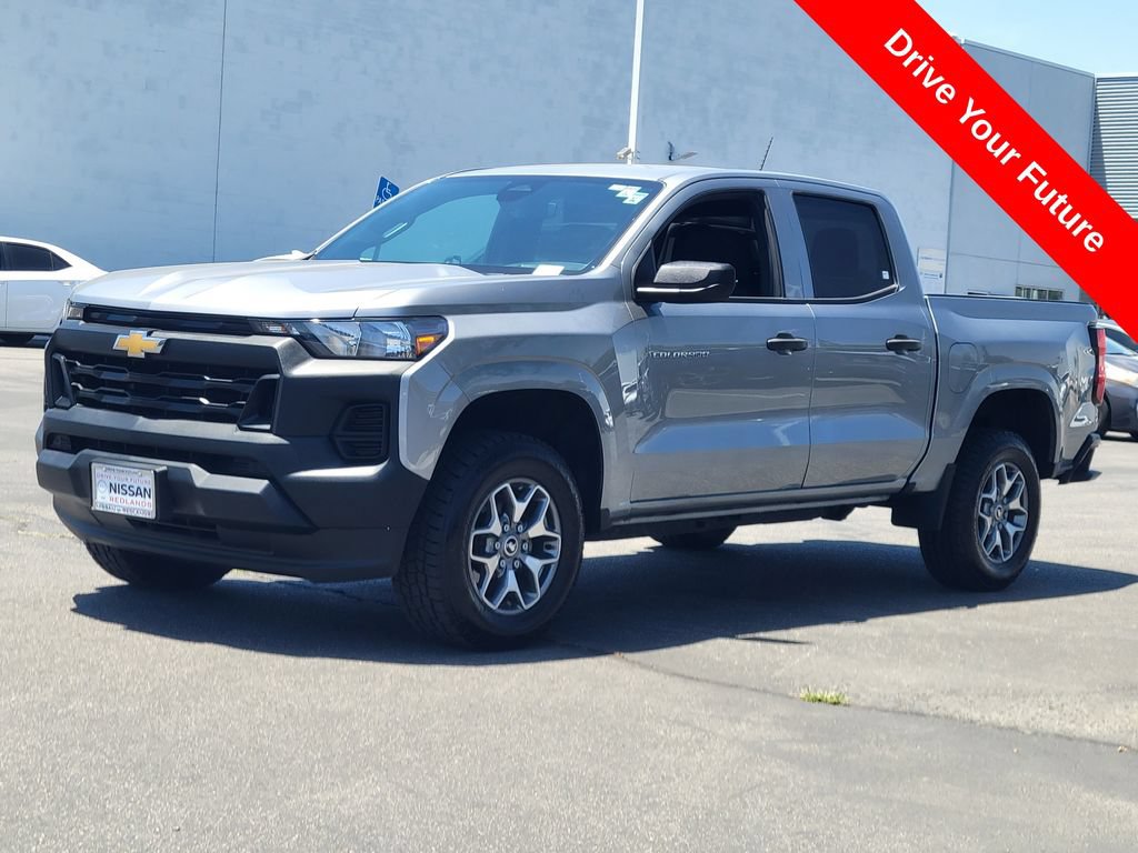Used 2023 Chevrolet Colorado W/T RWD image 2