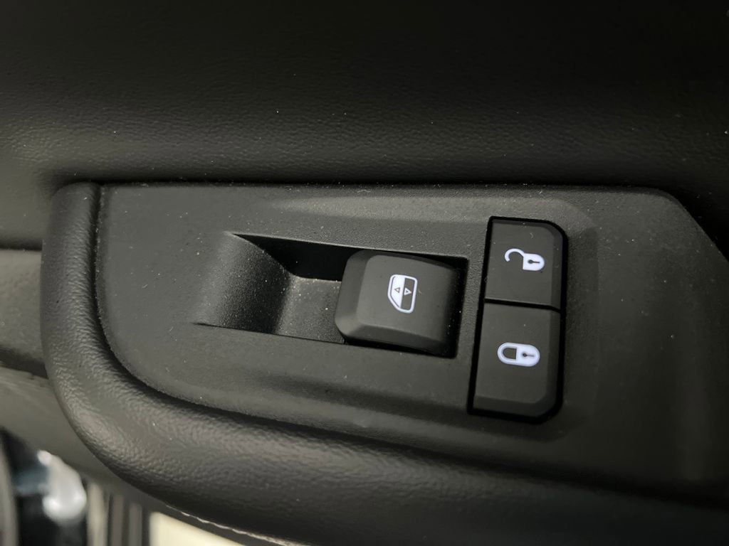 Used 2024 Jeep Grand Cherokee Altitude image 20