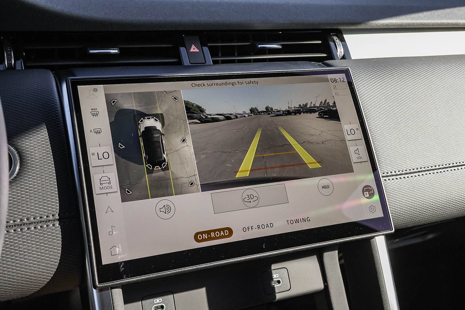 New 2026 Land Rover Discovery Sport Landmark AWD/4WD image 31