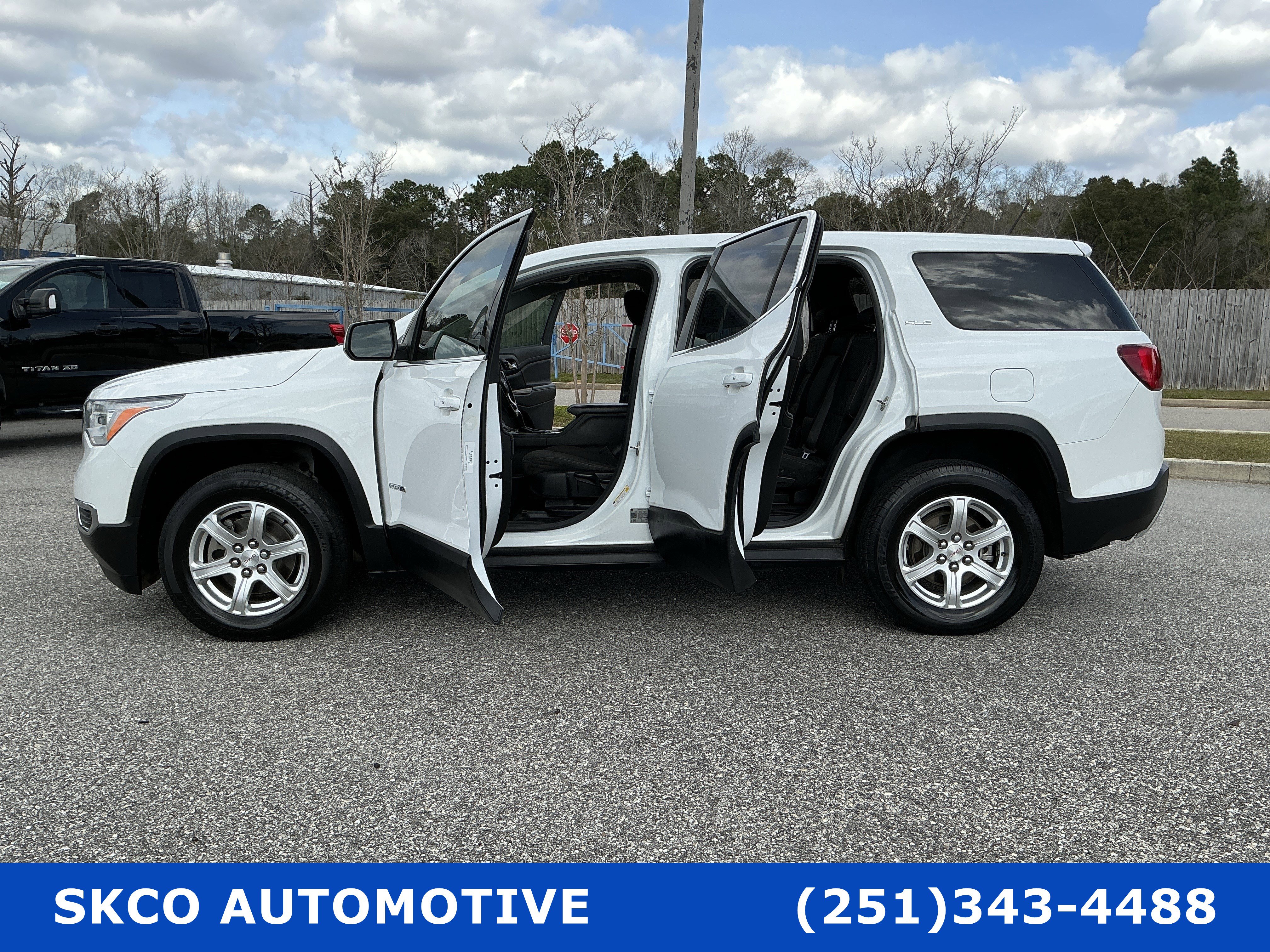 Used 2019 GMC Acadia SLE image 32