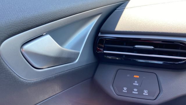 New 2026 Volkswagen ID.4 Pro AWD/4WD image 16