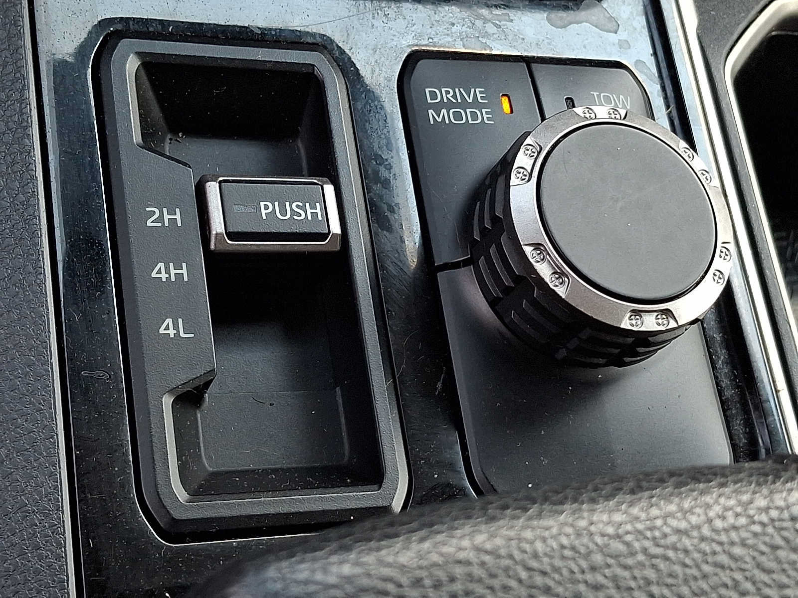 Used 2022 Toyota Tundra SR5 w/ SR5 Convenience Package AWD/4WD image 20
