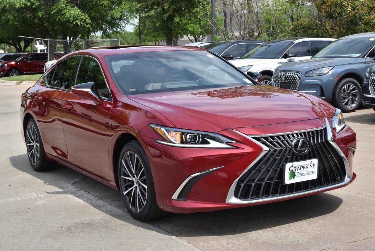 Used 2023 Lexus ES 350 w/ Premium Package FWD image 4