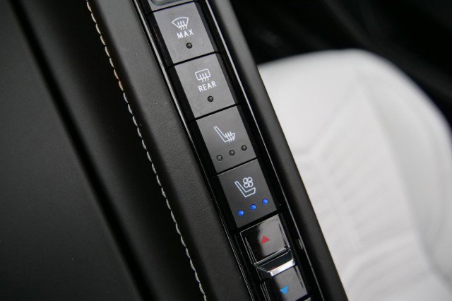 Used 2023 Chevrolet Corvette Stingray Premium Conv w/ Z51 Performance Package image 22