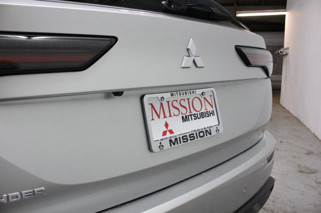 New 2026 Mitsubishi Outlander ES FWD image 4