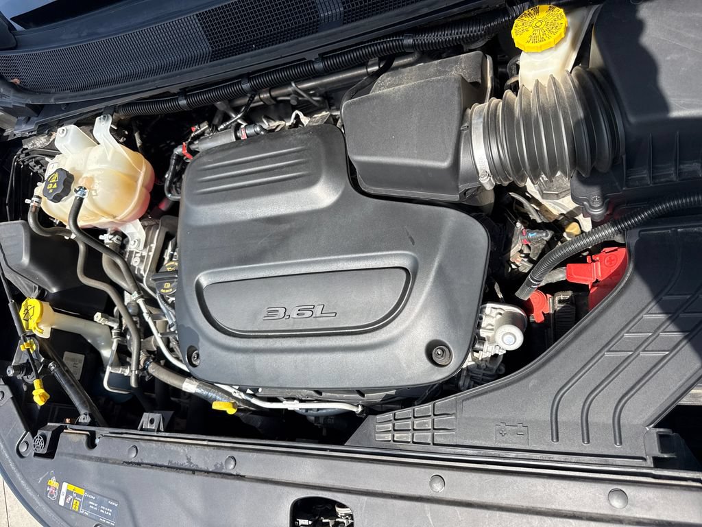 Used 2023 Chrysler Pacifica Touring-L FWD image 36