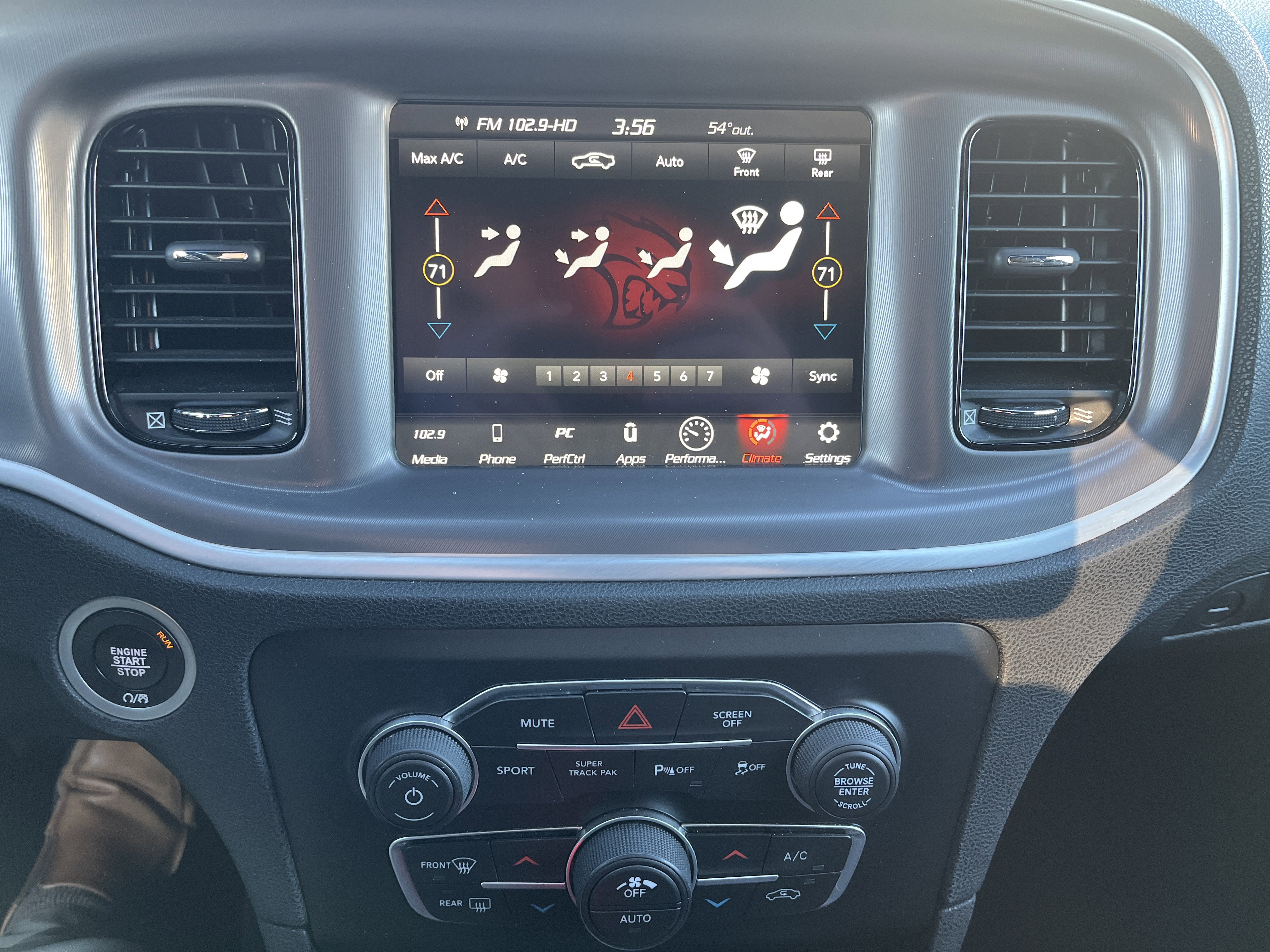 Used 2022 Dodge Charger R/T w/ Harman/Kardon Audio Group image 29
