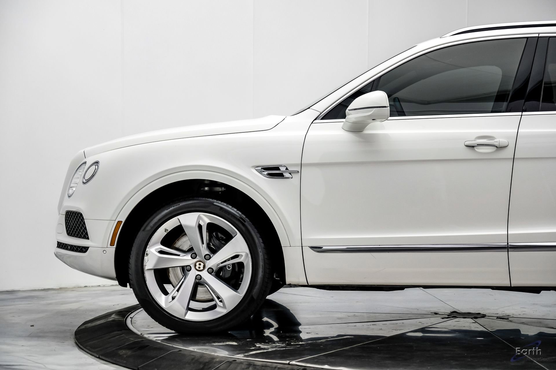 Used 2019 Bentley Bentayga image 8