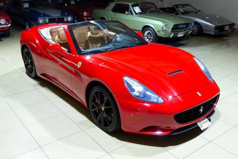 Used 2010 Ferrari California RWD image 34