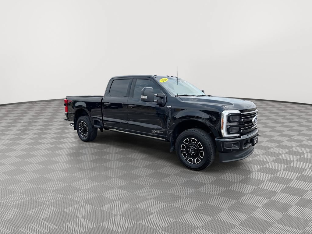 Used 2026 Ford F250 Platinum w/ FX4 Off-Road Package AWD/4WD image 2