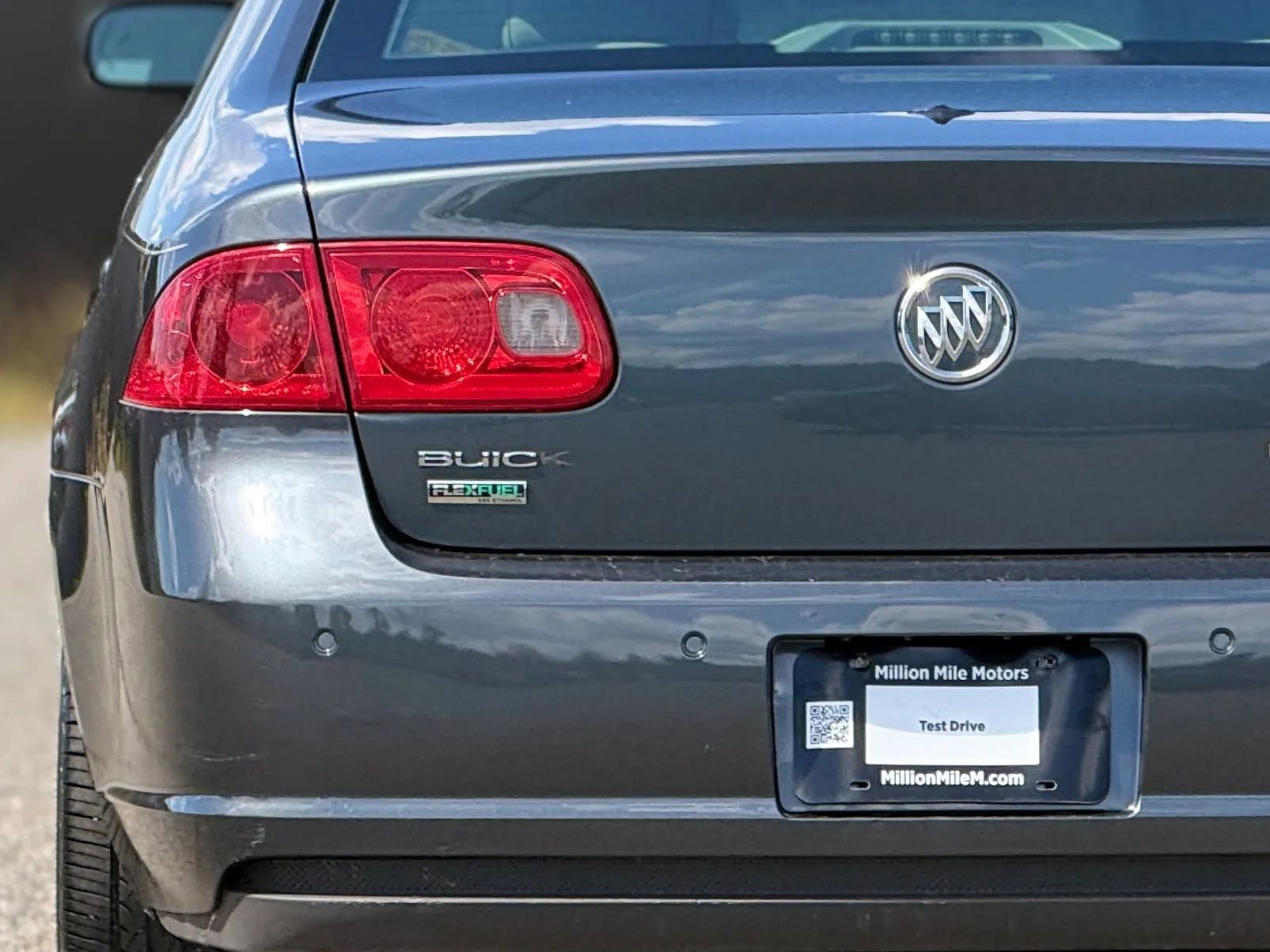Used 2011 Buick Lucerne CXL FWD image 13