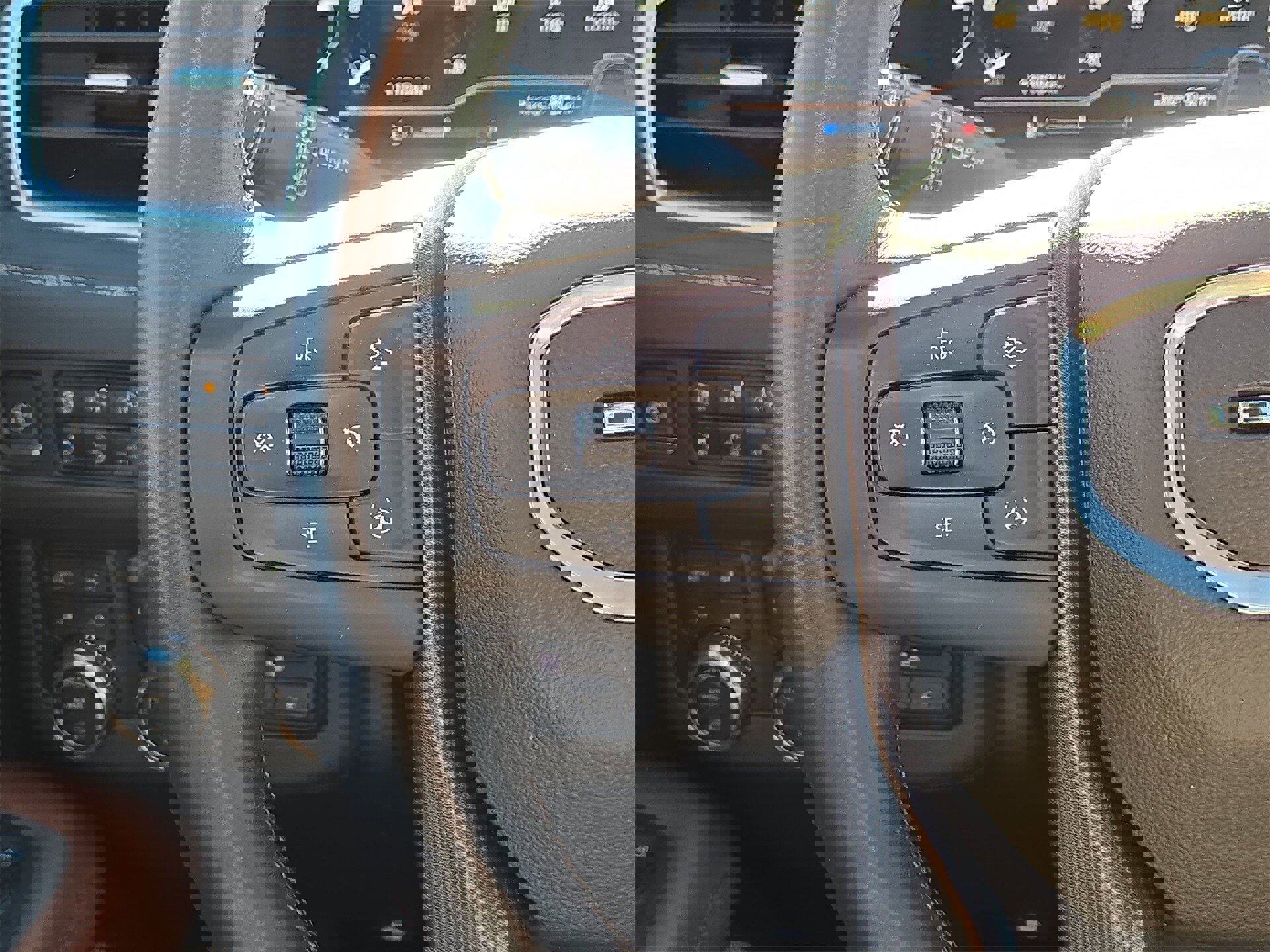 Used 2023 GMC Yukon Denali Ultimate image 21