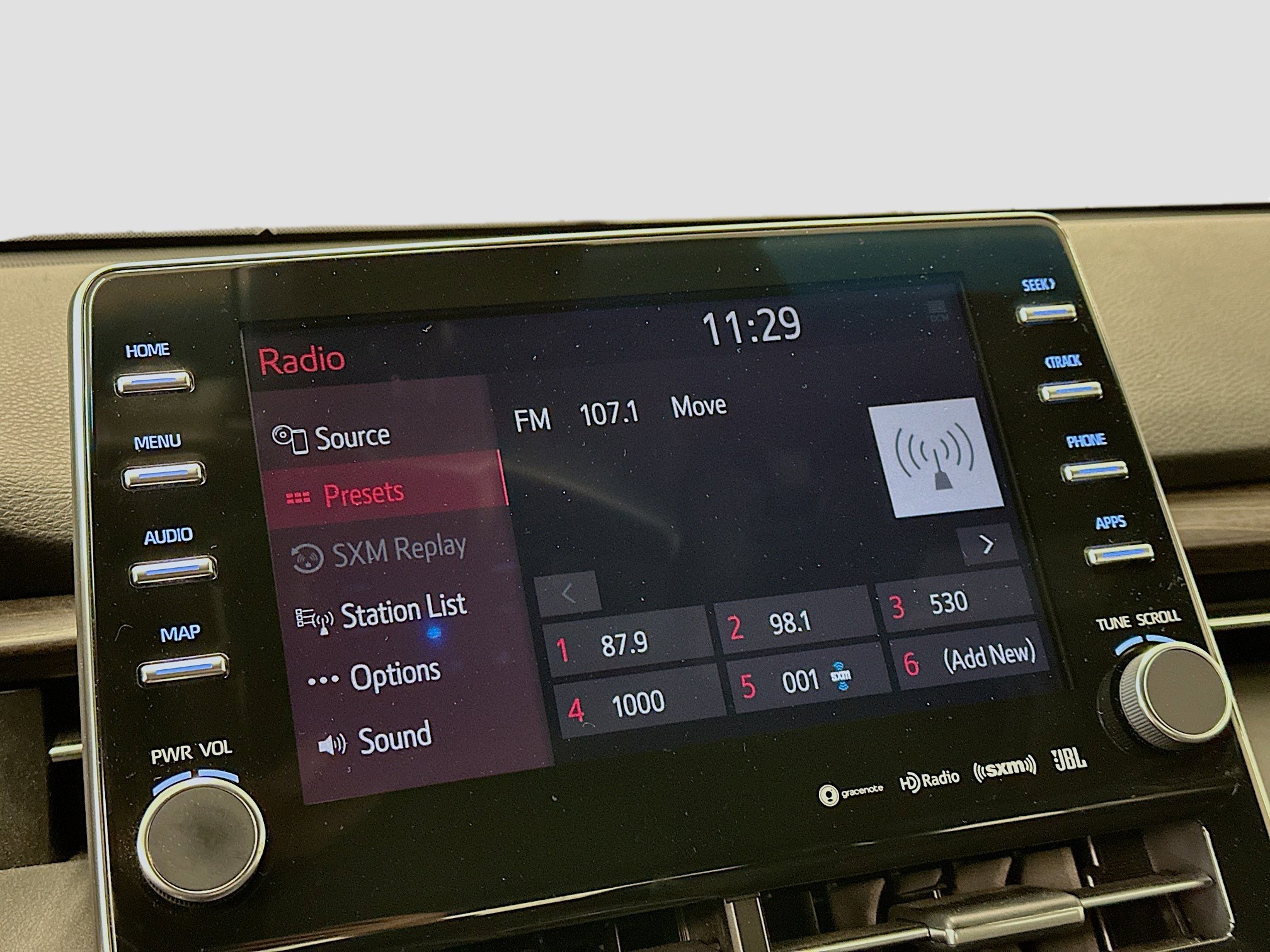 Used 2019 Toyota Avalon XLE image 21