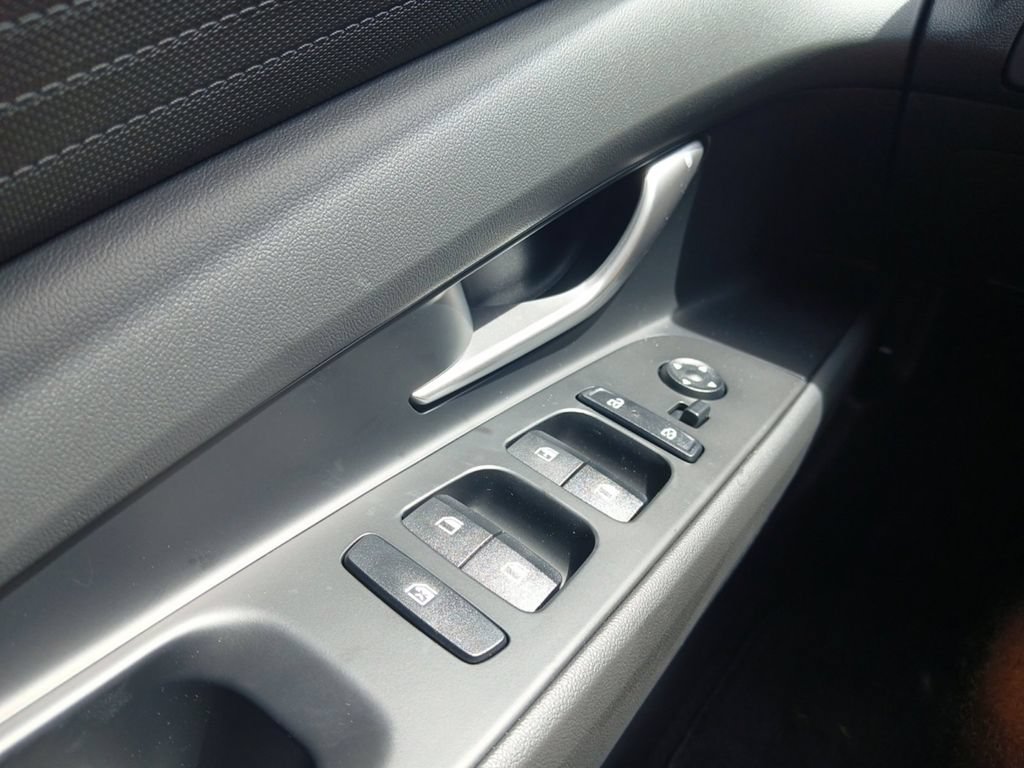 New 2026 Hyundai Elantra SE FWD image 18
