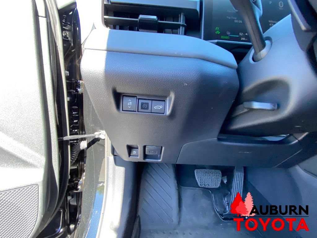 New 2026 Toyota RAV4 XSE AWD/4WD image 34
