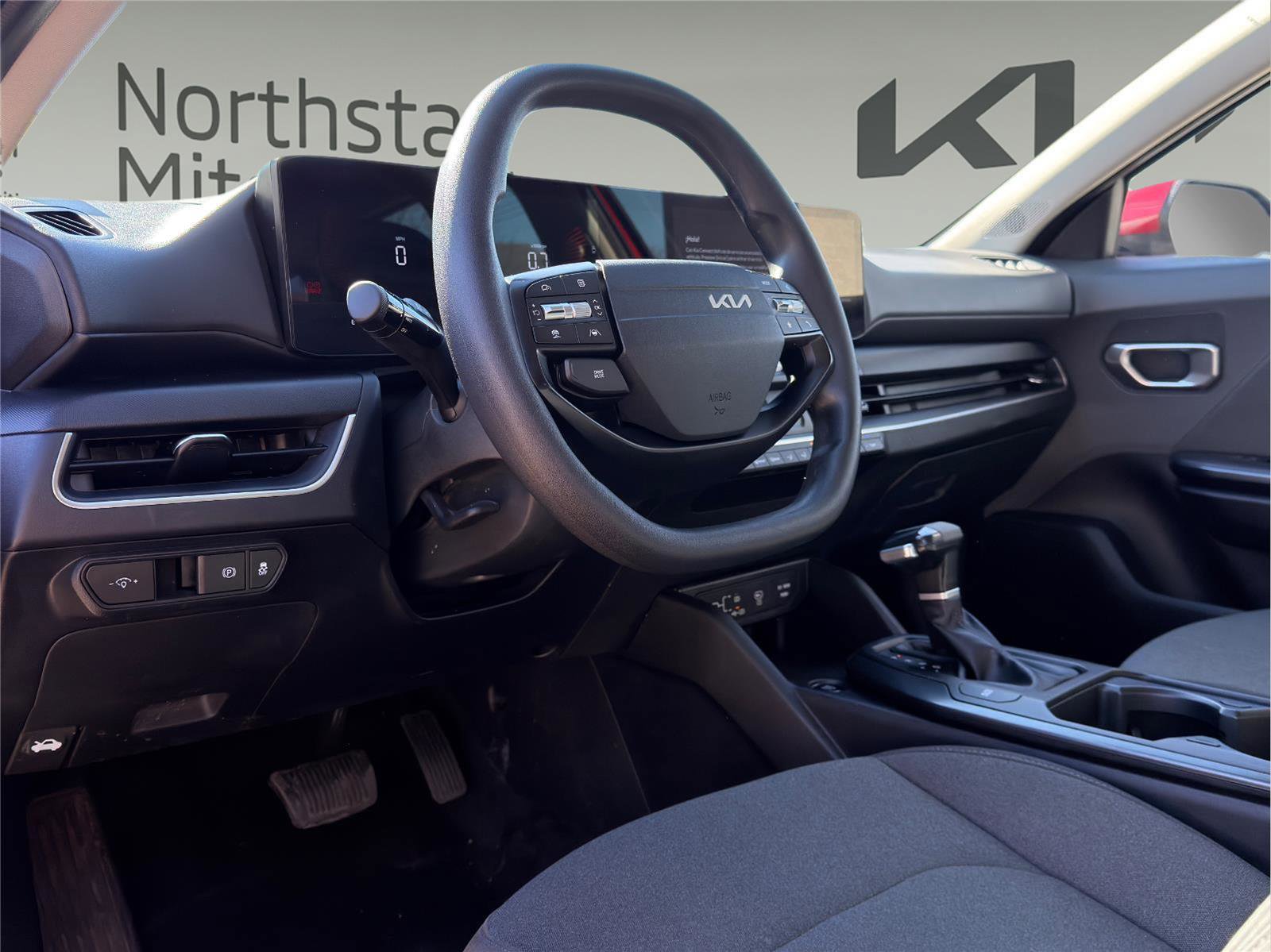 Used 2025 Kia K4 LXS image 9