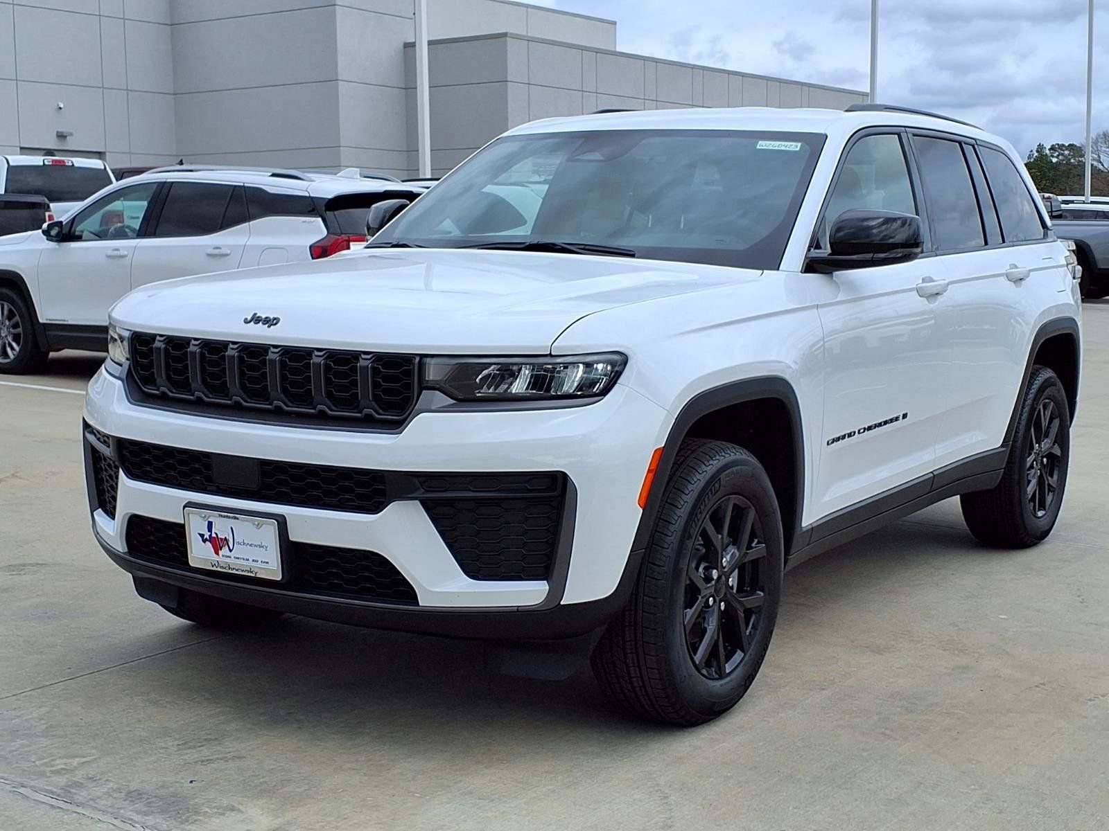 New 2026 Jeep Grand Cherokee Altitude image 3