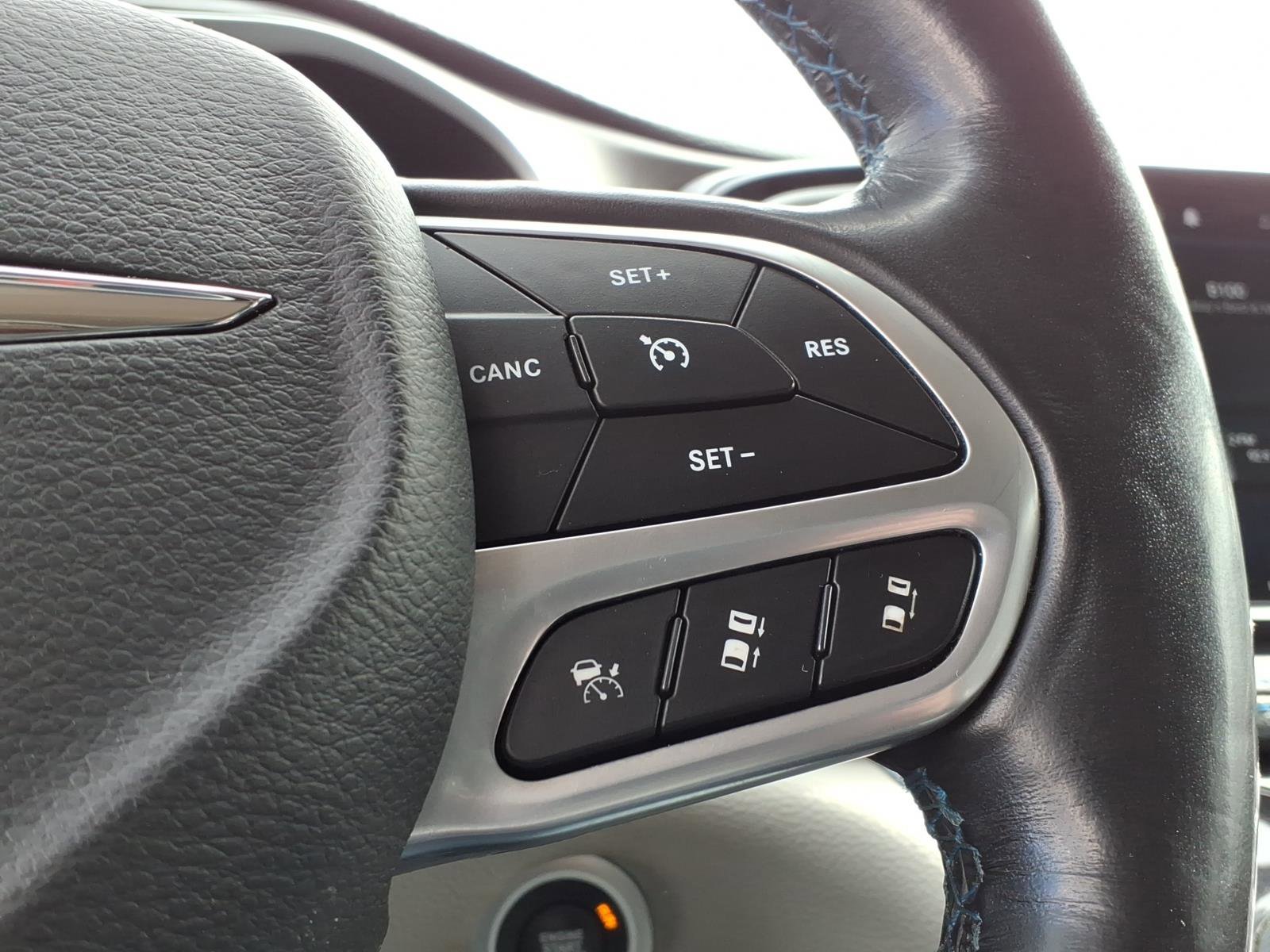 Used 2021 Chrysler Pacifica Touring-L image 24