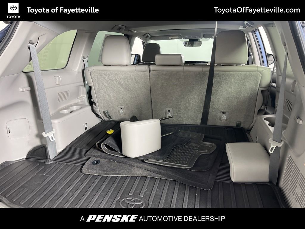Used 2019 Toyota Highlander XLE FWD image 22
