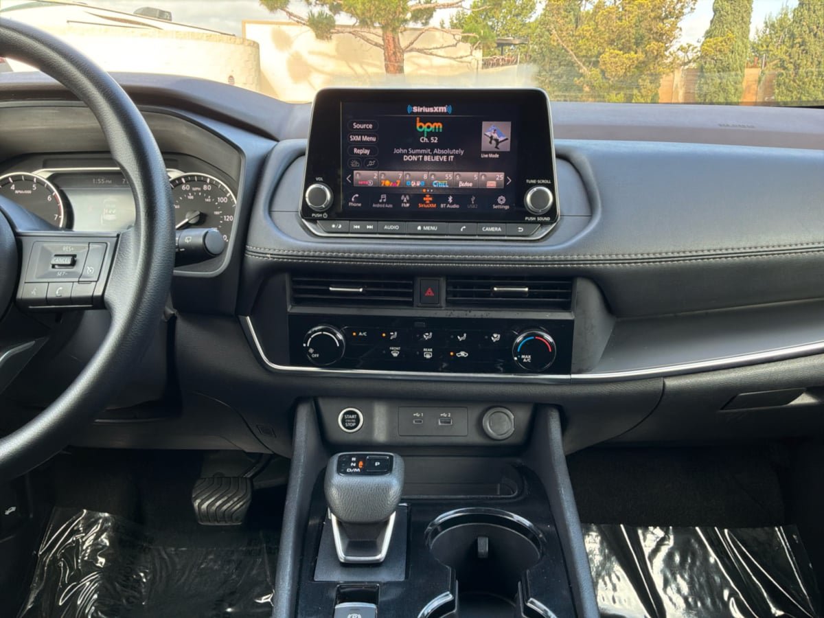 Used 2023 Nissan Rogue S FWD image 15