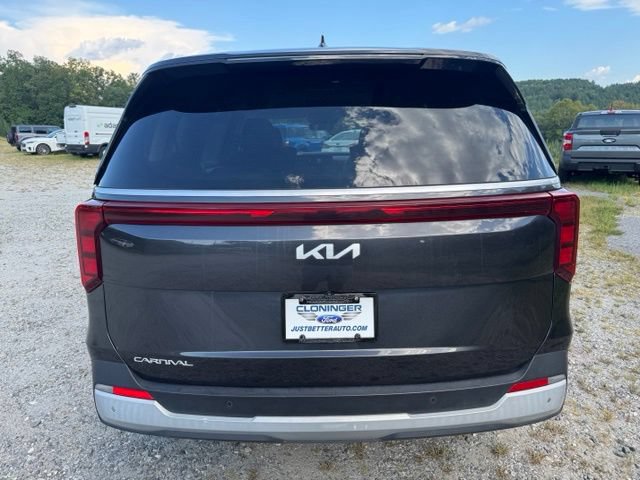 Used 2025 Kia Carnival FWD image 7