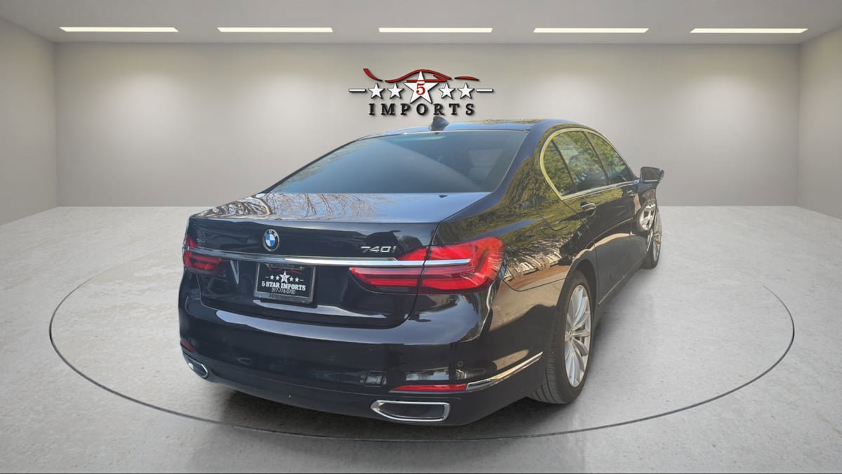 Used 2018 BMW 740i xDrive w/ Executive Package AWD/4WD image 6