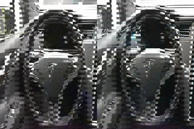 Used 2017 Tesla Model X image 26