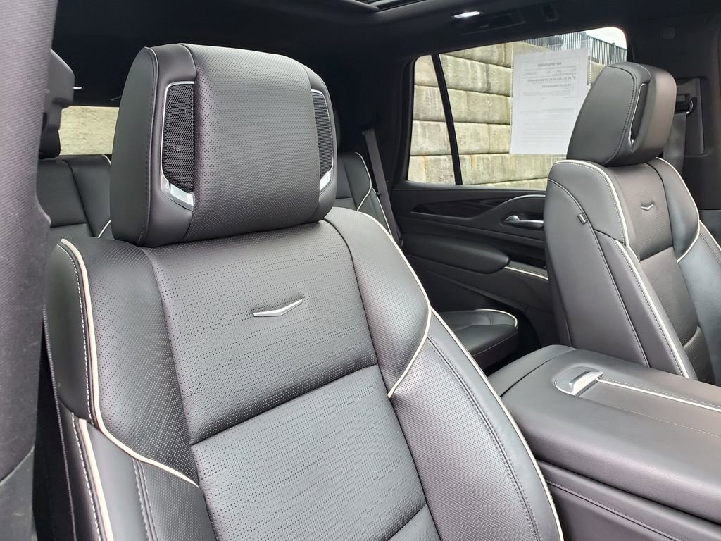 Used 2021 Cadillac Escalade Sport w/ Driver Assist Tech Package image 35