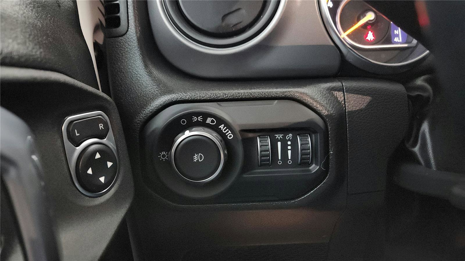 Used 2022 Jeep Wrangler Unlimited Sport image 27