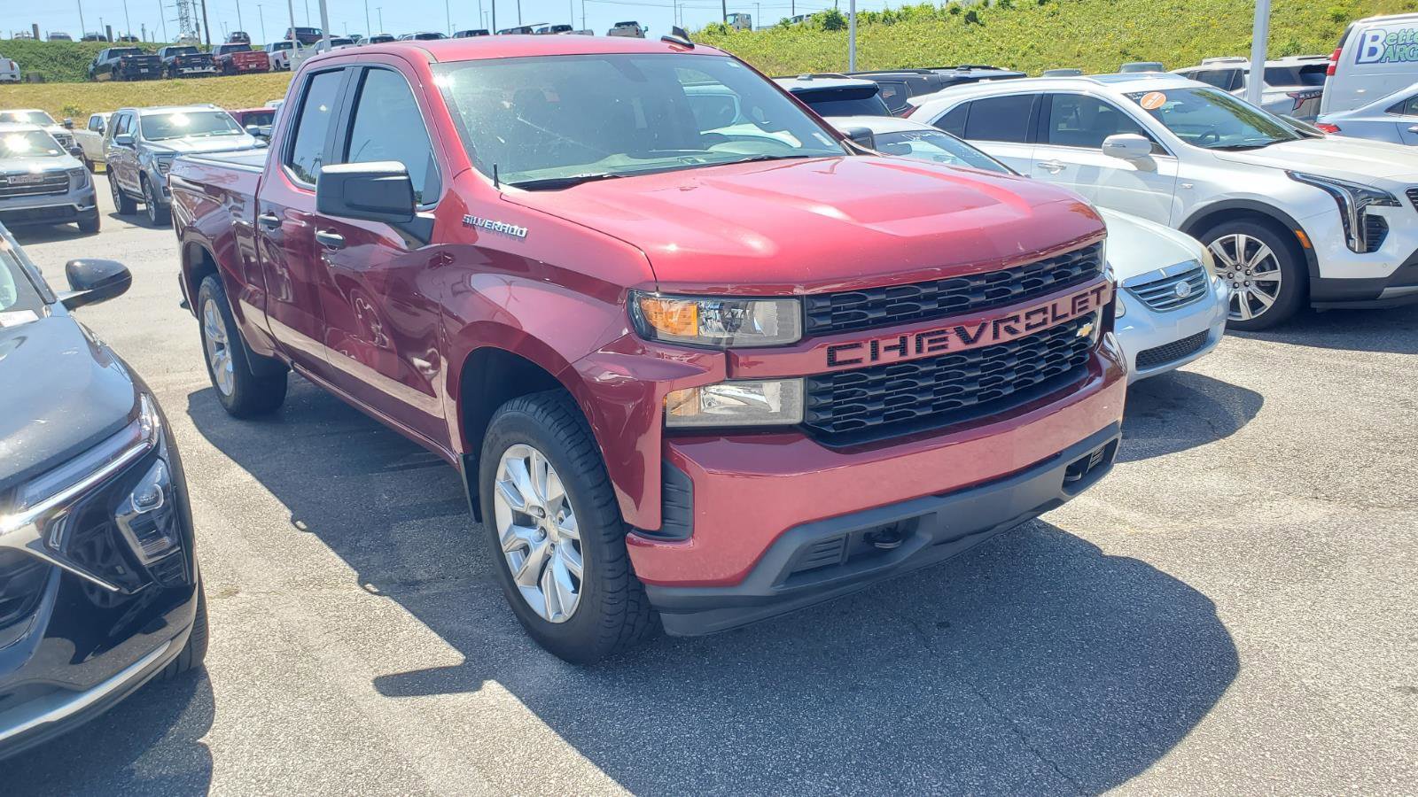 Used 2020 Chevrolet Silverado 1500 Custom w/ Custom Value Package AWD/4WD image 2