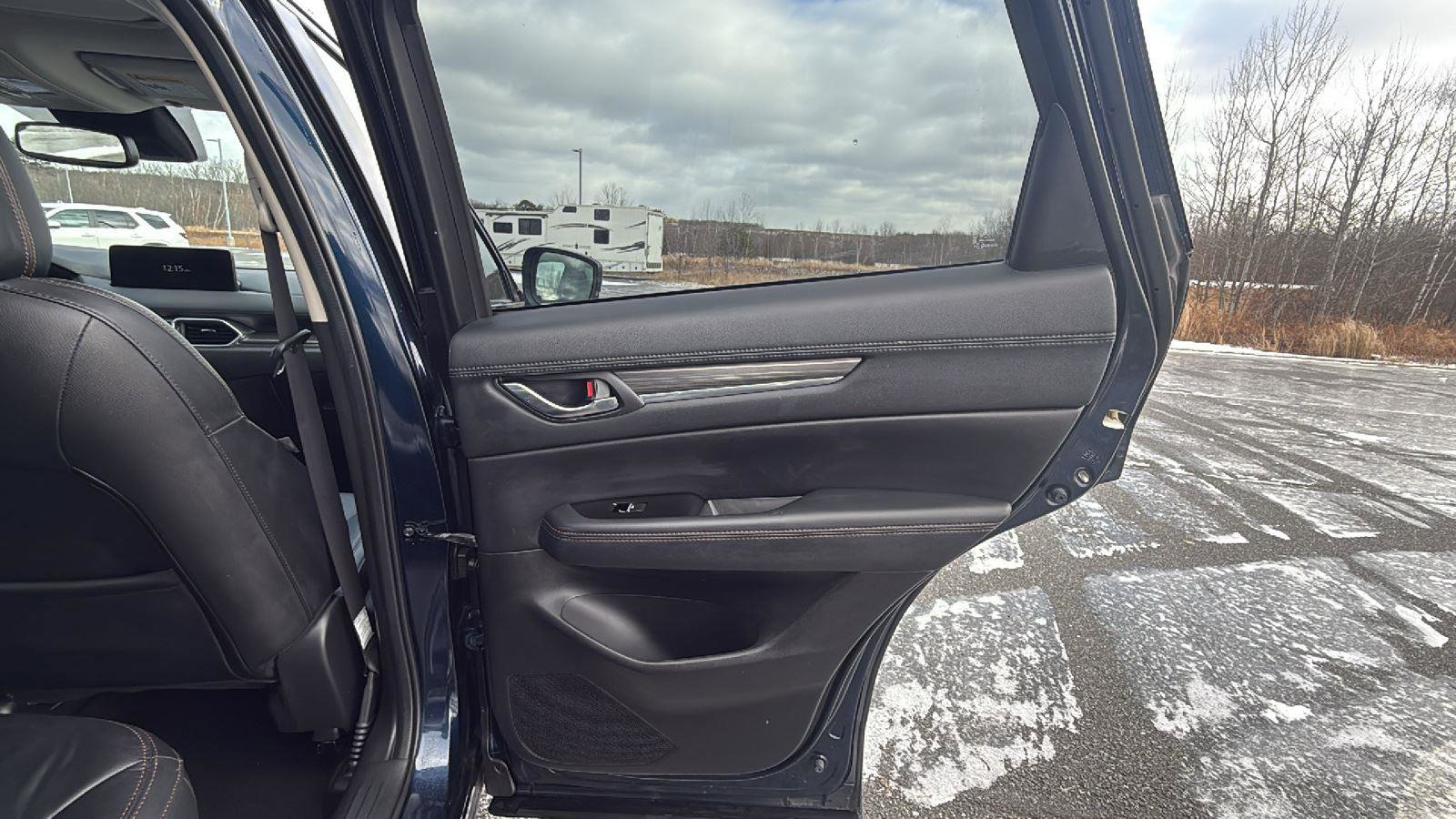 Used 2023 MAZDA CX-5 AWD 2.5 S w/ Premium Package image 19