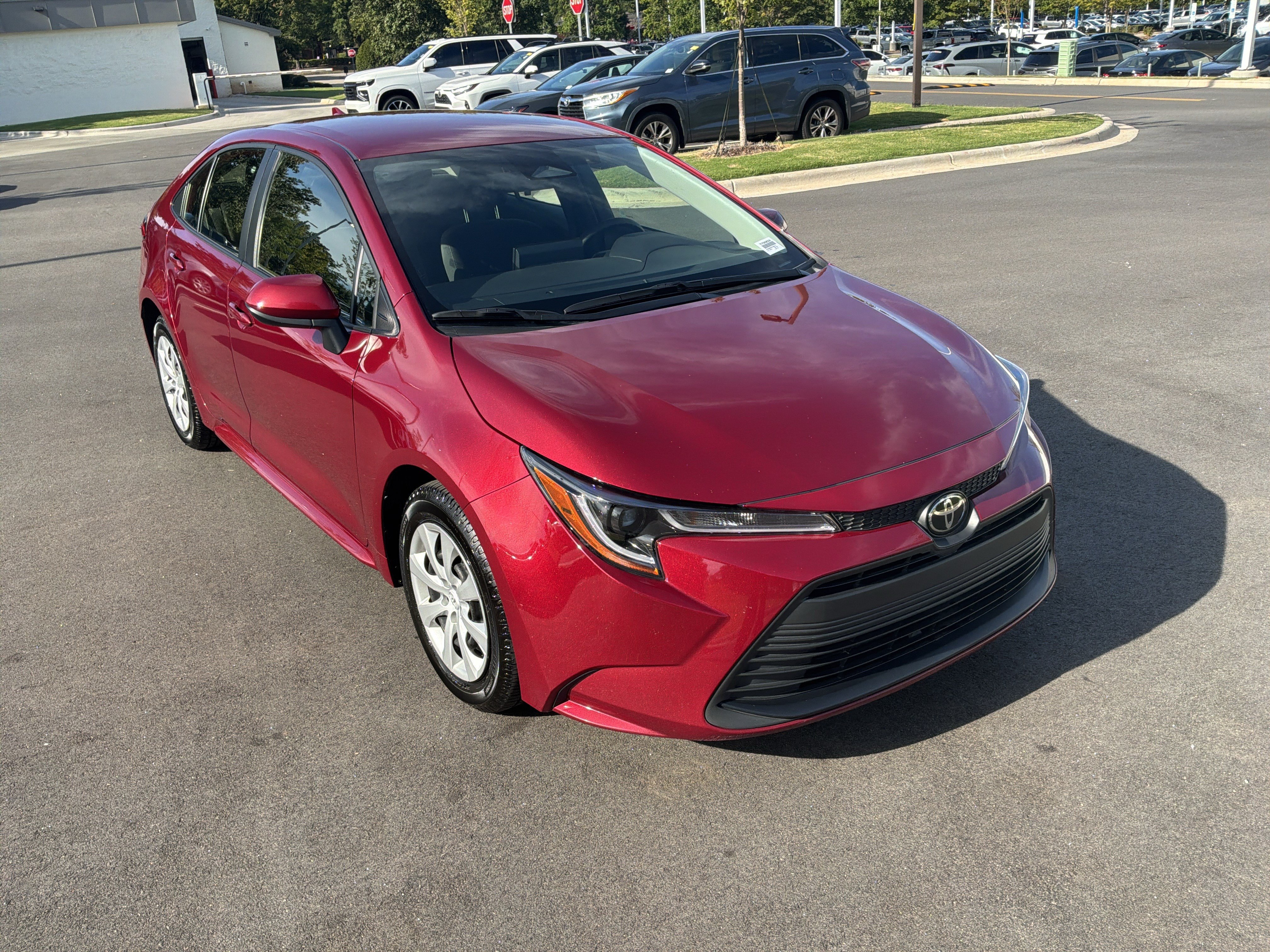Used 2023 Toyota Corolla LE FWD image 2