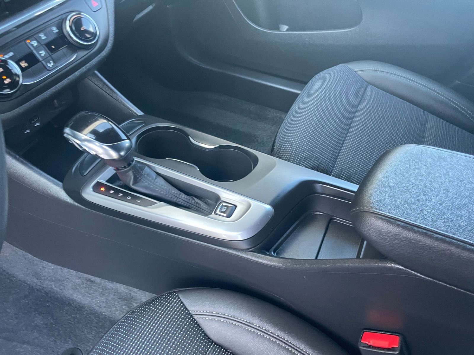 Used 2025 Buick Envista Preferred image 42