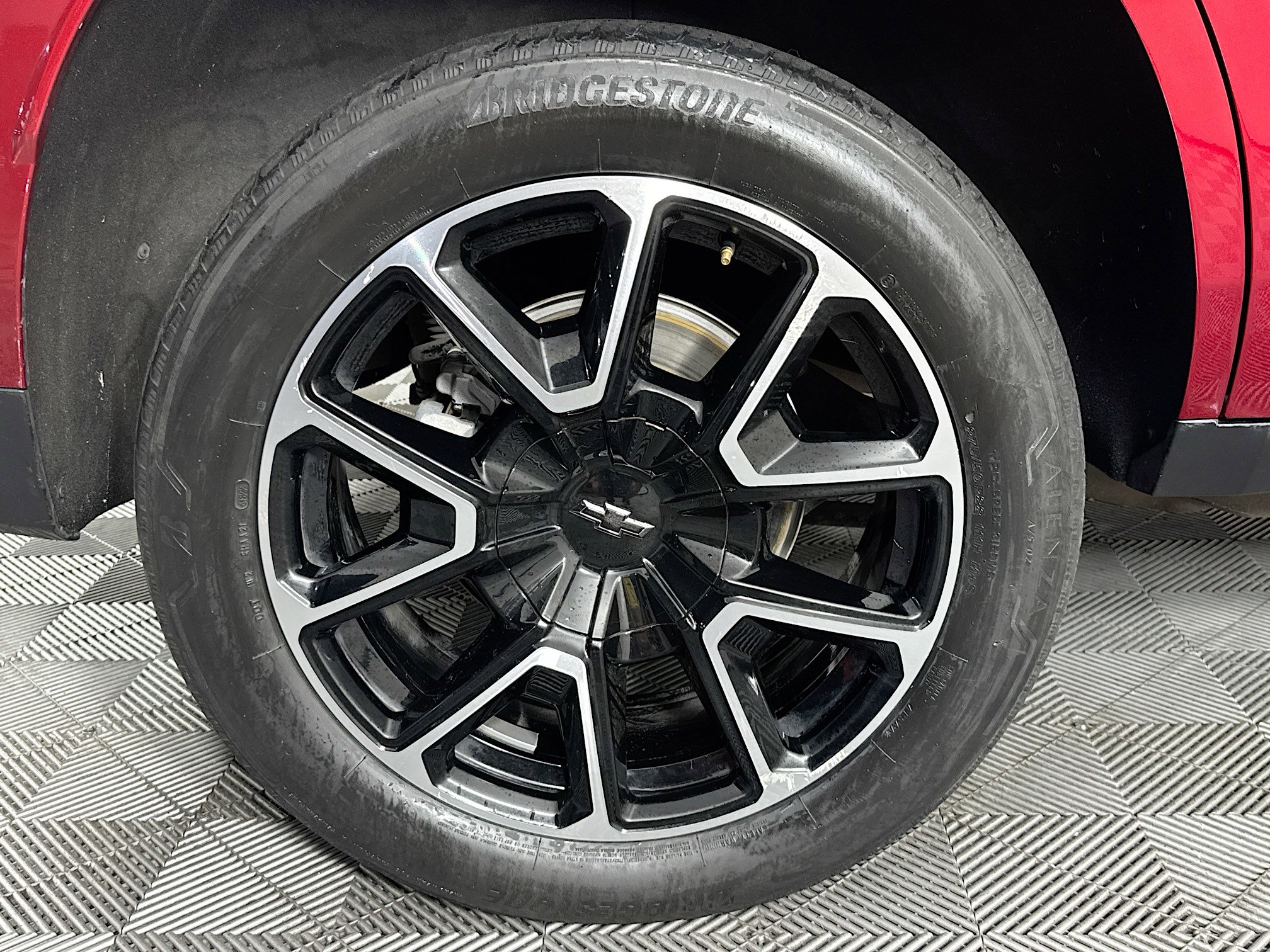 Used 2023 Chevrolet Tahoe RST RWD image 32