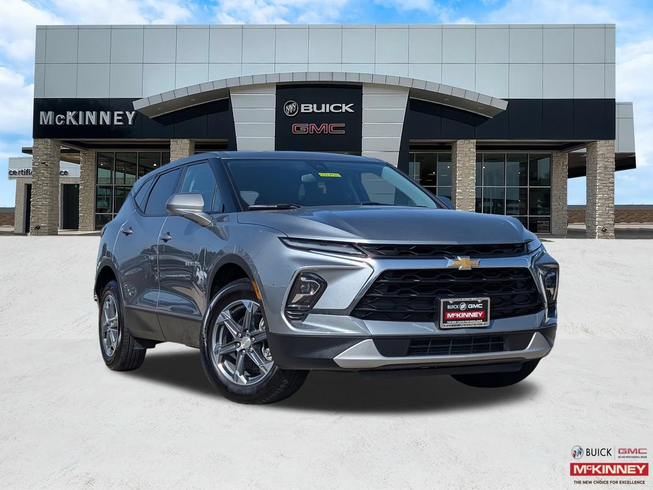 Used 2025 Chevrolet Blazer LT FWD image 1