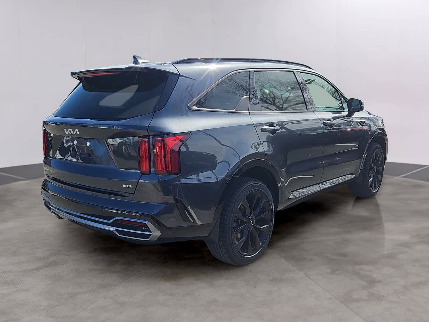 Used 2023 Kia Sorento SX image 4