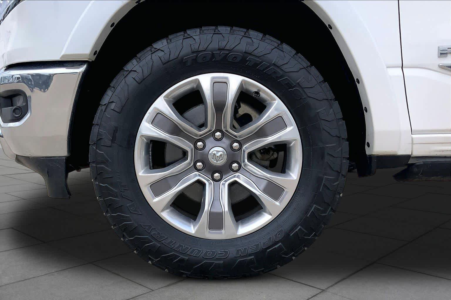 Used 2023 RAM 1500 Limited AWD/4WD image 9