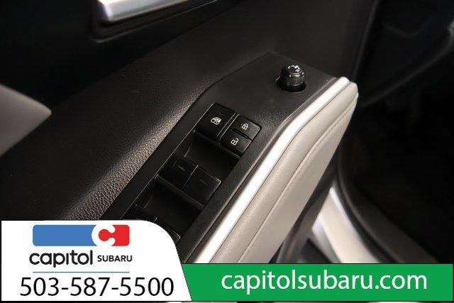 Used 2022 Toyota Highlander XLE AWD/4WD image 12