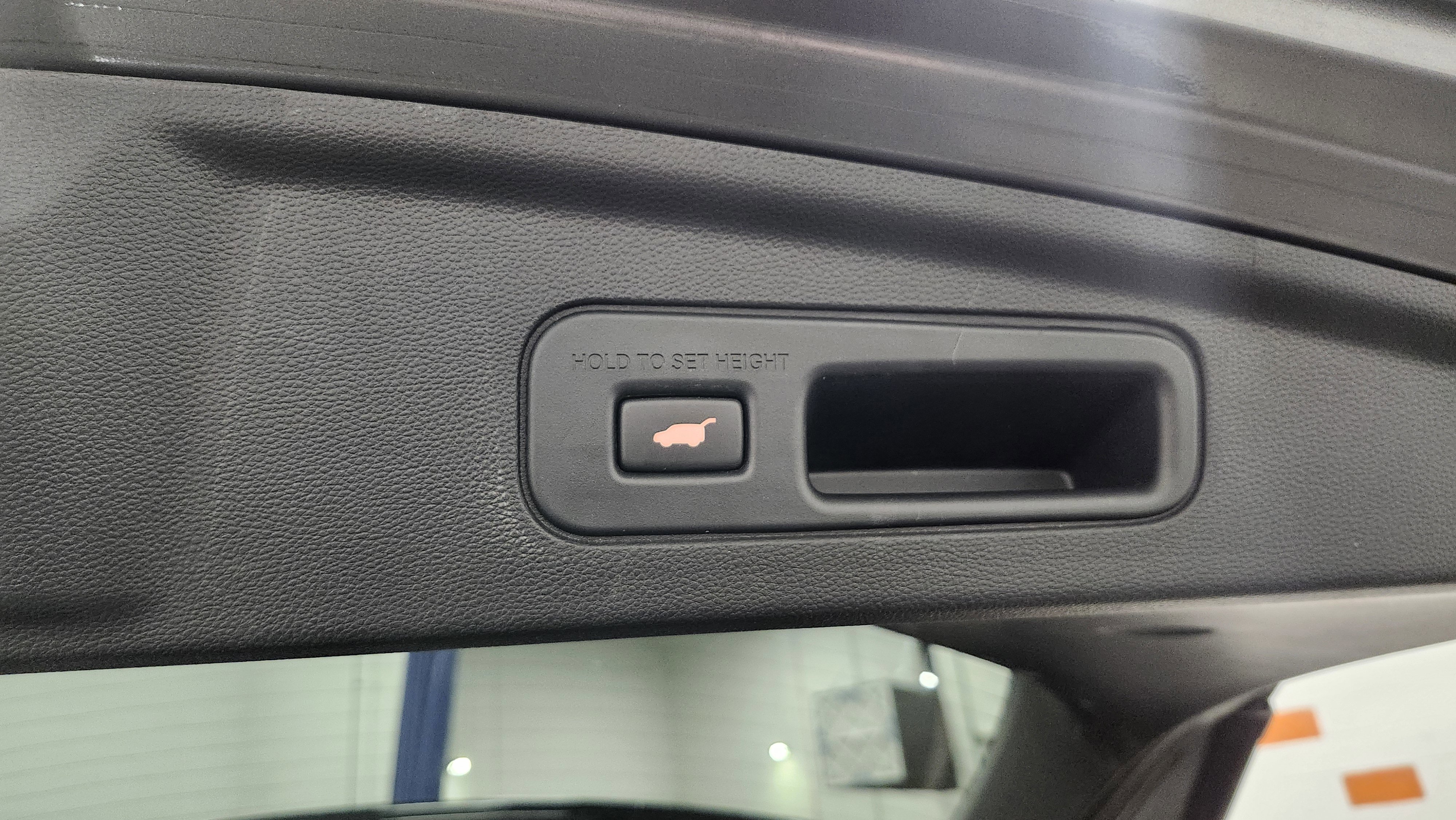 Used 2023 Acura MDX SH-AWD w/ Technology Package image 17