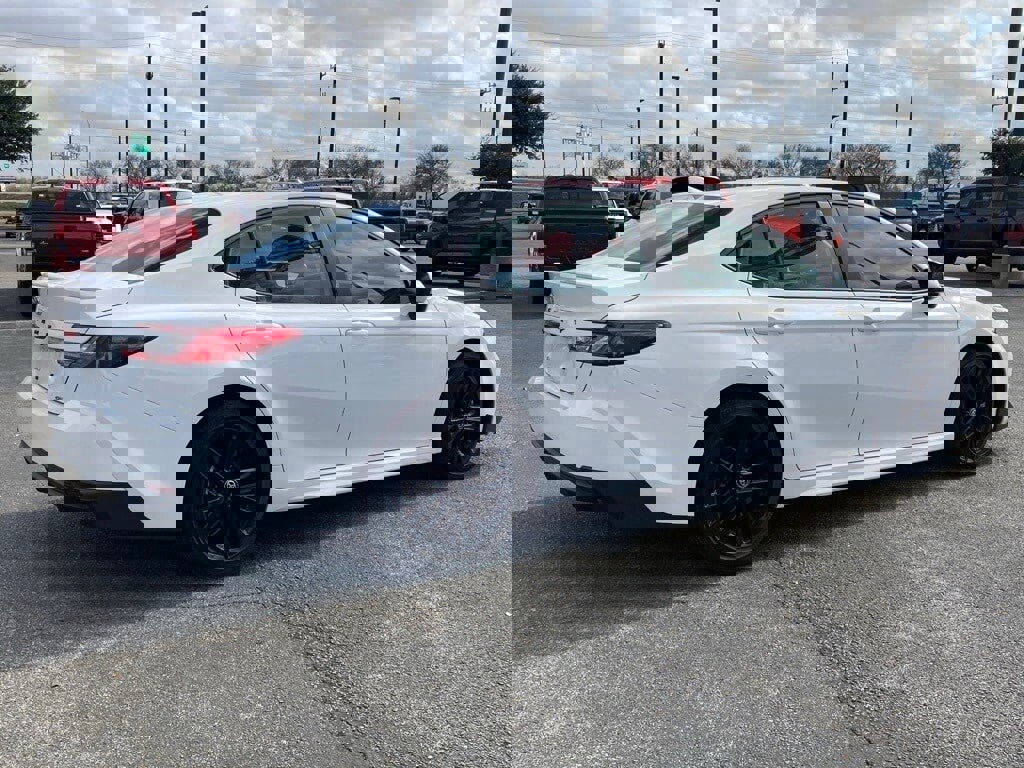 Certified 2025 Toyota Camry SE image 5