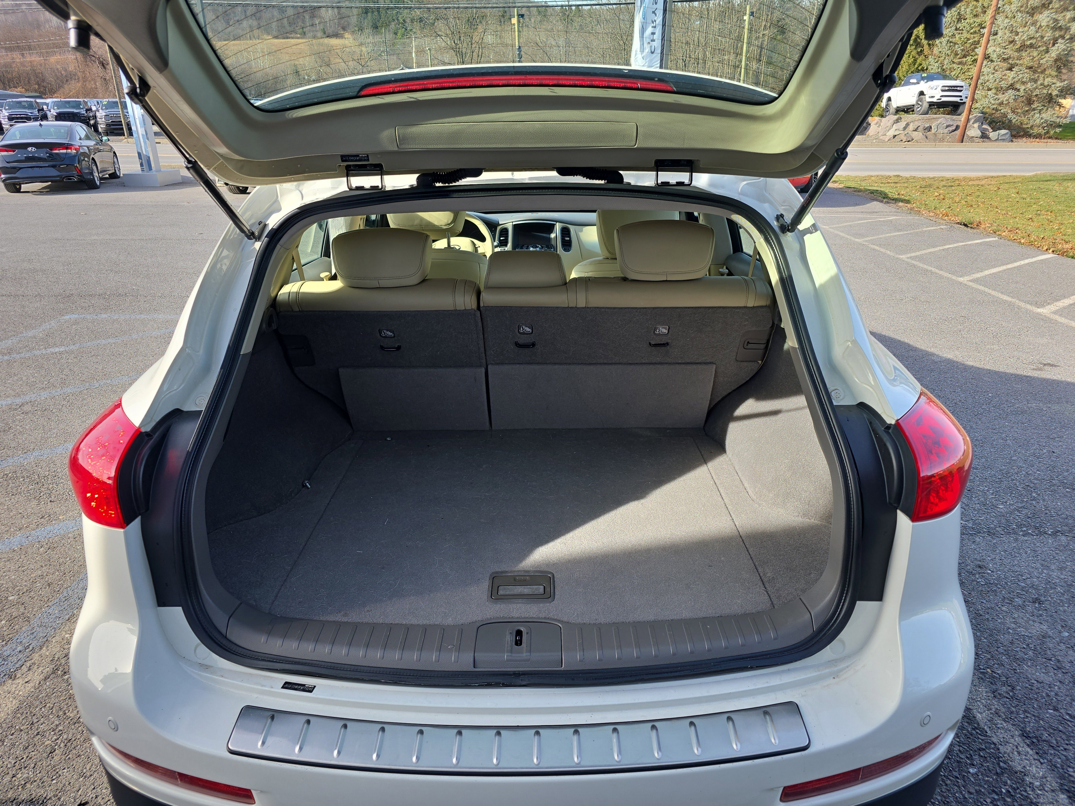 Used 2015 INFINITI QX50 Journey w/ Premium Package image 5