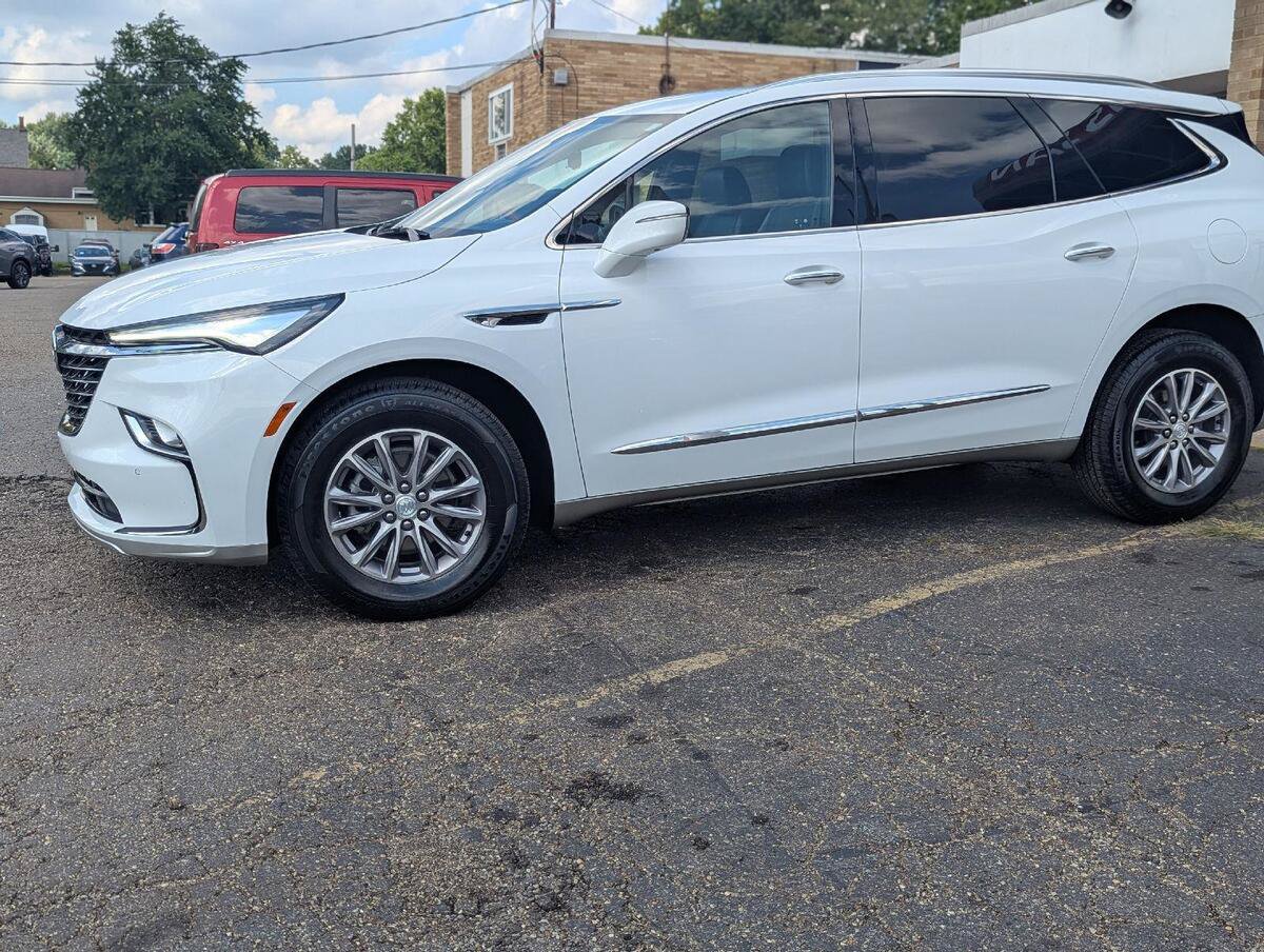 Used 2022 Buick Enclave Premium FWD image 4
