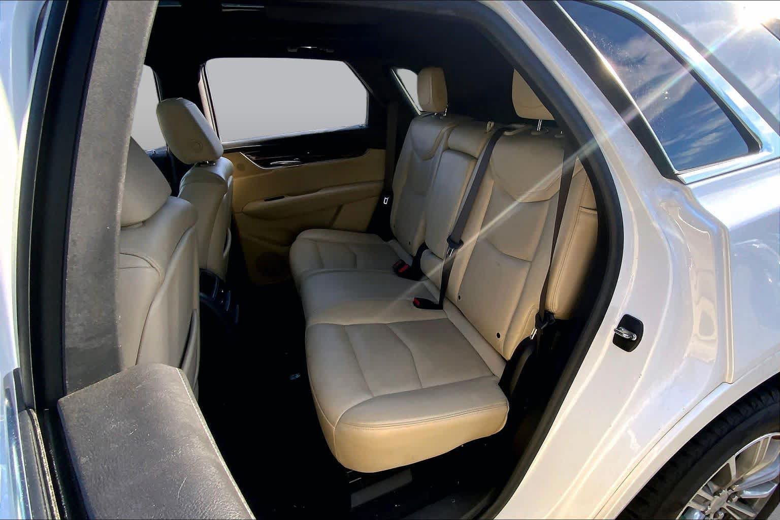 Used 2017 Cadillac XT5 Luxury w/ Driver Awareness Package FWD image 21