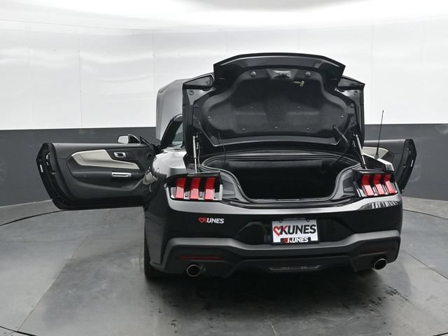 Used 2025 Ford Mustang GT Premium RWD image 41