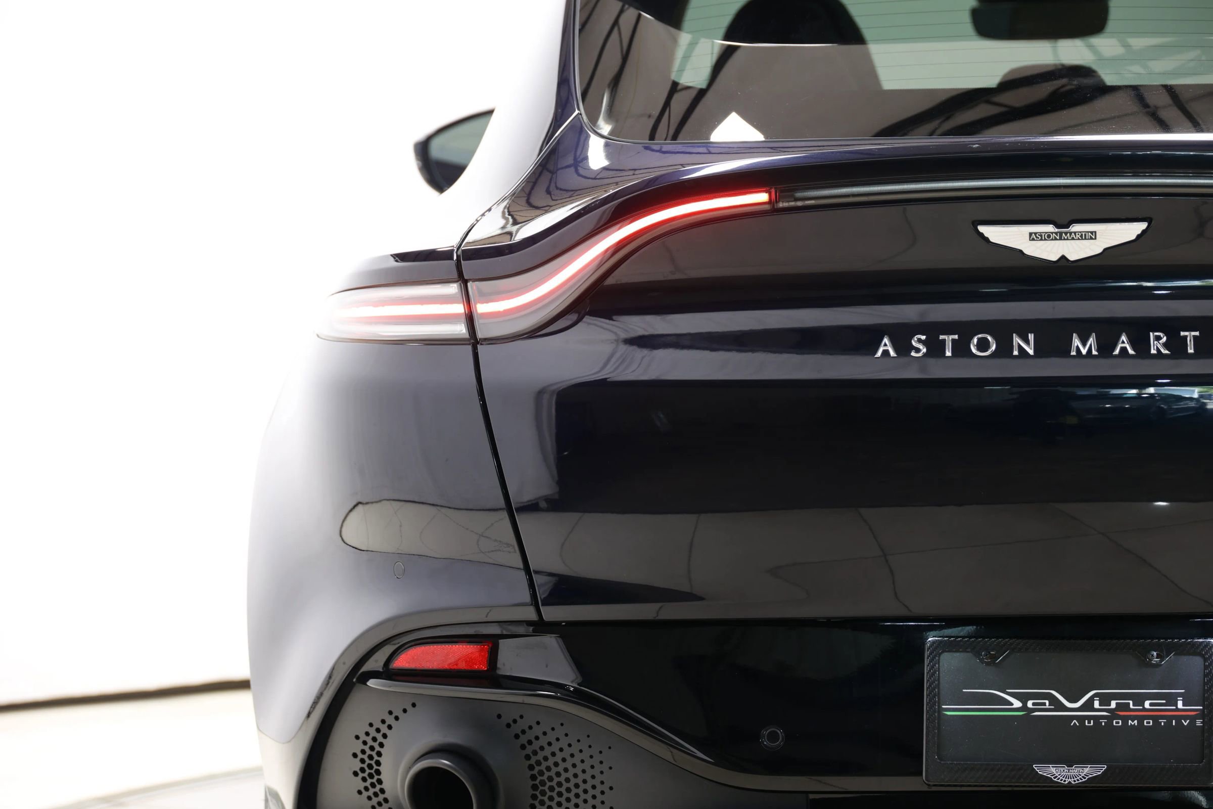 Used 2021 Aston Martin DBX image 63