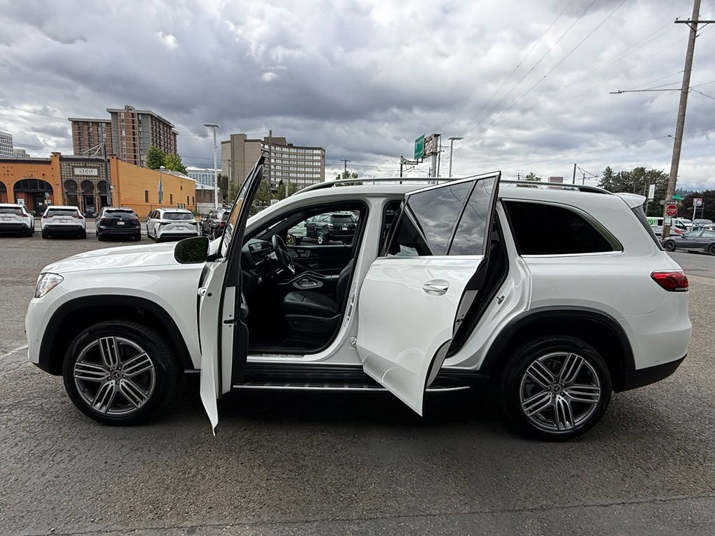 Used 2022 Mercedes-Benz GLS 450 4MATIC image 21