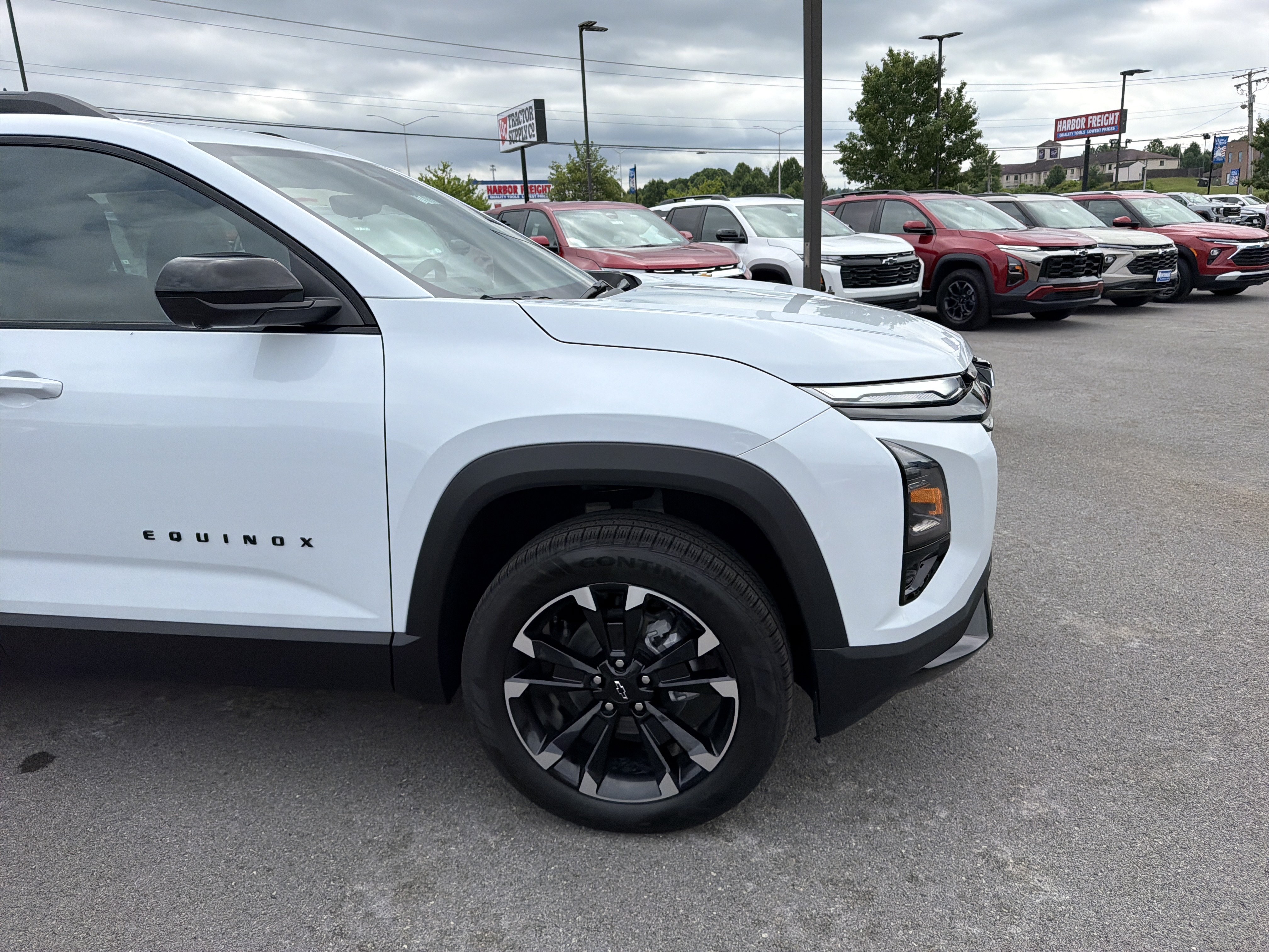 New 2027 Chevrolet Equinox RS w/ Safety and Technology Package AWD/4WD image 4