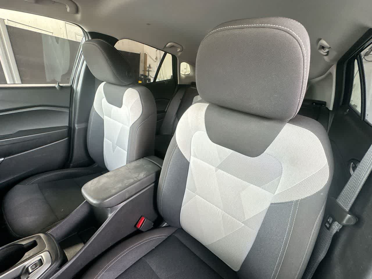 Used 2025 Chevrolet Trax LS FWD image 14