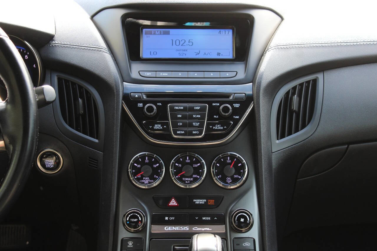 Used 2015 Hyundai Genesis 3.8 RWD image 31