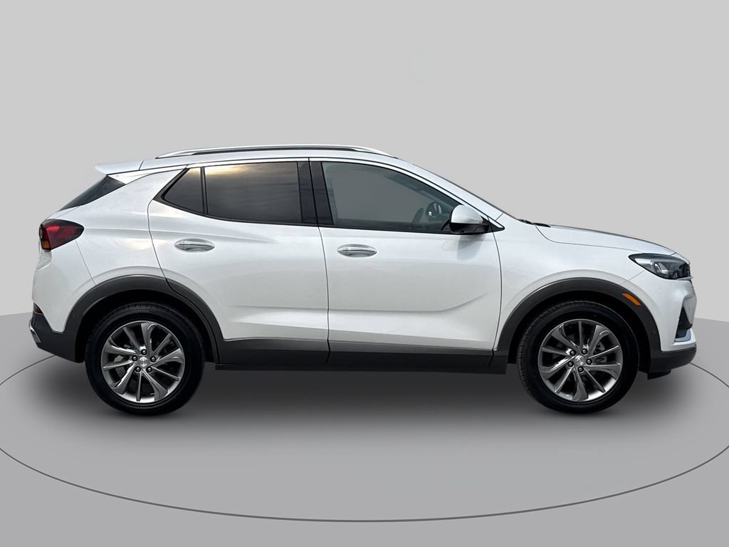 Used 2022 Buick Encore GX Essence w/ Advanced Technology Package FWD image 2